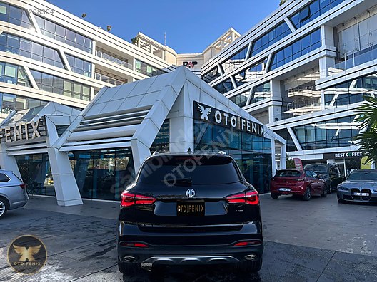 OTOFENİX 2023 MG HS 1.5 T-GDI LUXURY 360+CAM TAVAN HATASIZ