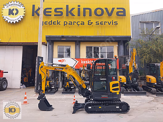 KESKİNOVA dan YUCHAİ 4 TON ESKAVATÖR FULL EKİPMANLI JAPON MOTOR