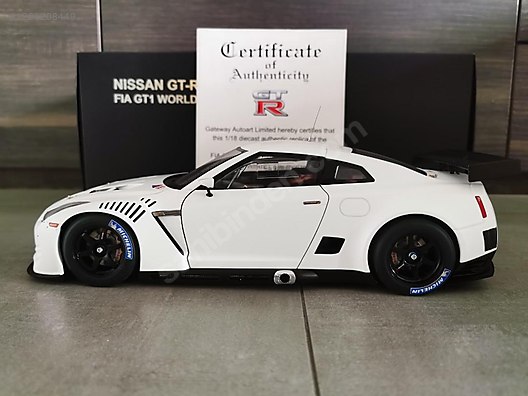 Autoart Diecast Model 1:18 Nissan Araba - 1286208449