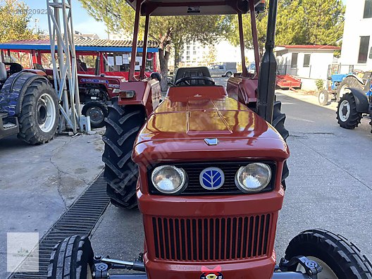 Machinery / Agricultural Machines / Tractors / New Holland / 54C