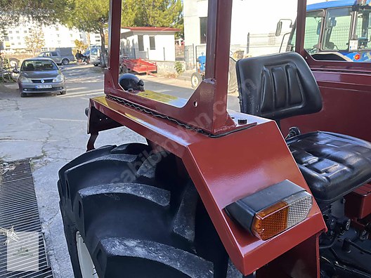 Machinery / Agricultural Machines / Tractors / New Holland / 54C