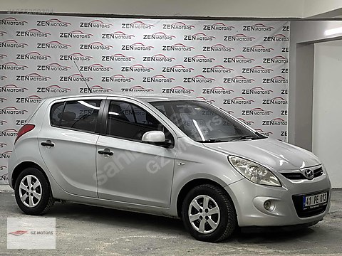 HYUNDAI İ 20 1.4 CRDİ TEAM 75 HP KLİMALI TEMİZ...