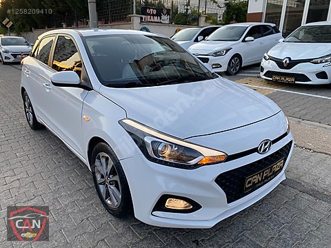 BOYASIZ HYUNDAI İ20 1.4 MPİ 100PS BEYAZ STYLE OTOMATİK...