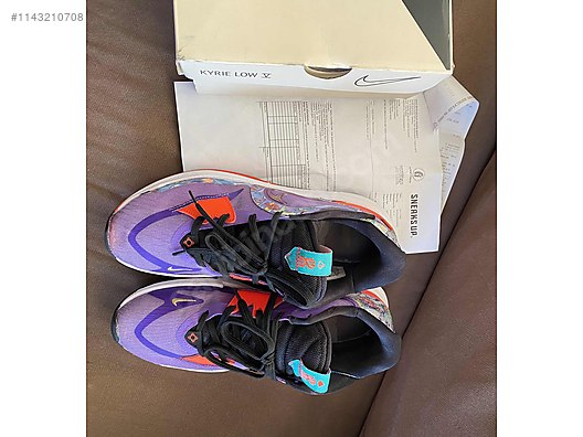 Sneaks up deals kyrie 5