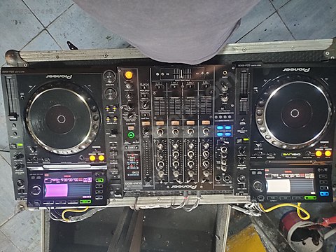 SAHİBİNDEN TEMİZ PIONEER CDJ-2000 SET + DJM-800 MİKSER sahibinden
