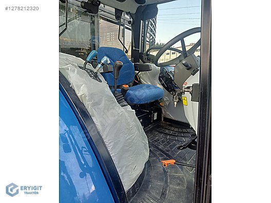 Machinery / Agricultural Machines / Tractors / New Holland / T4.70S