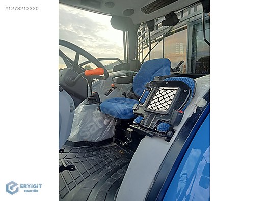 Machinery / Agricultural Machines / Tractors / New Holland / T4.70S