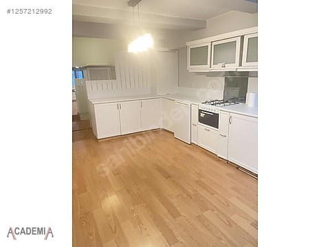 Nişantaşı Topağacında 1+1 Ferah Masrafsız Bahçe...