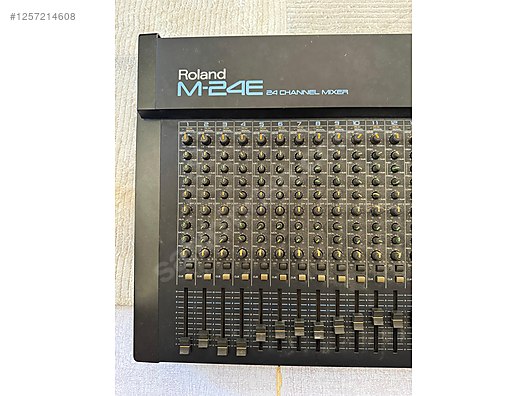 Roland M-24E 24 Kanal Profesyonel Analog Mikser Japonya Üretim
