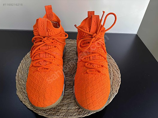 lebron 16 orange box