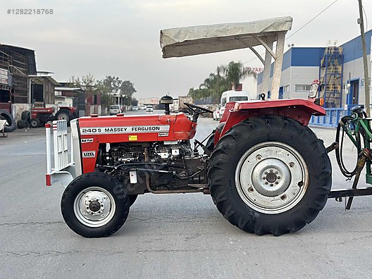 Machinery / Agricultural Machines / Tractors / Massey Ferguson / 240 S