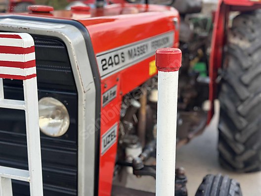 Machinery / Agricultural Machines / Tractors / Massey Ferguson / 240 S
