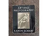 Art and Photography isimli kitap.