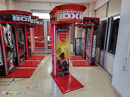İkinci El ve Sıfır Alışveriş / Hobi & Oyuncak / Ticari Oyun Ürünleri / Boks Makinesi