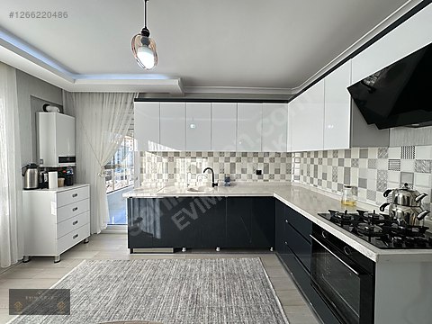 EVİM EMLAK'TAN MÜKEMMEL KONUMDA CADDE YAKINI LÜKS...