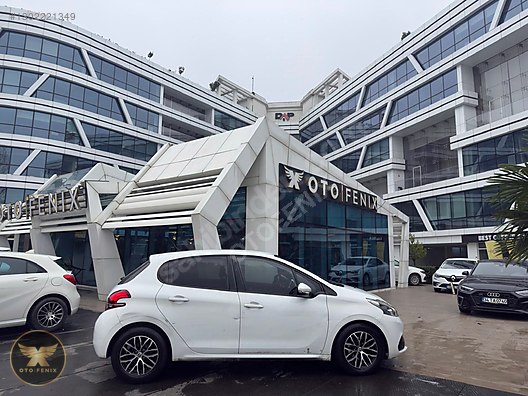 OTOFENİX 2017 PEUGEOT 208 1.6 BLUEHDI ACTİVE 122.000KM OTOMATİK