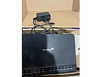 Modem tüm parçalarıyla beraber