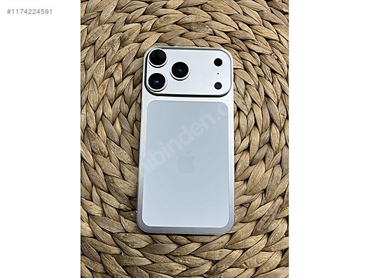 iPhone XR Uyumlu 17 Pro Görünümlü Dönüşüm Kasası XR-17 Pro Beyaz