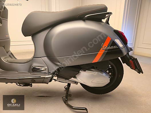 Gri Vespa GTS 300 Super Sport Otomatik