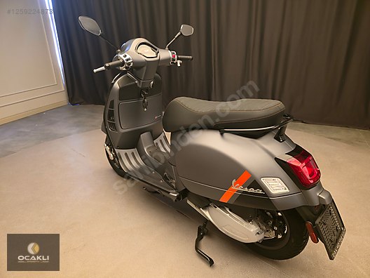 Vespa GTS 300 Super Sport