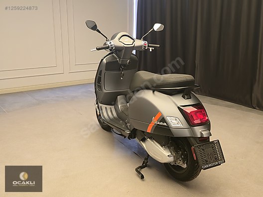 Vespa GTS 300 Super Sport