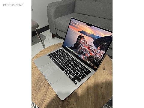 Apple Macbook / Sıfır gibi Apple Macbook Air m4 silver 16-256 on