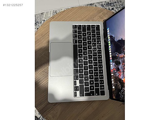Apple Macbook / Sıfır gibi Apple Macbook Air m4 silver 16-256 on