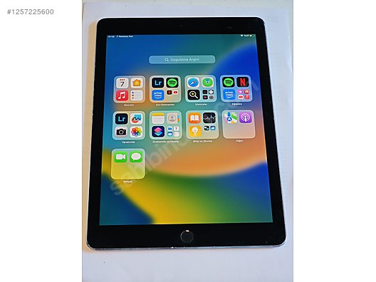 Apple iPad Pro 1 256 GB Tablet - 1257225600