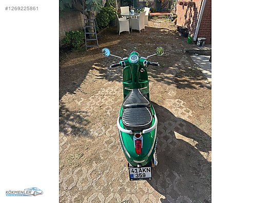 Yeşil Peugeot Django 125 Manuel