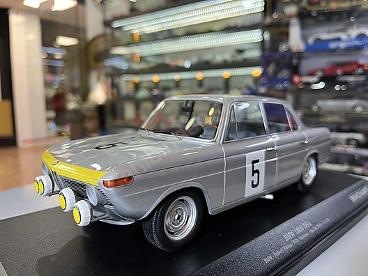 Minichamps Diecast Model 1:18 BMW Araba - 1314226141
