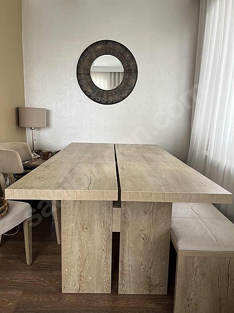 Kelebek yemek masası