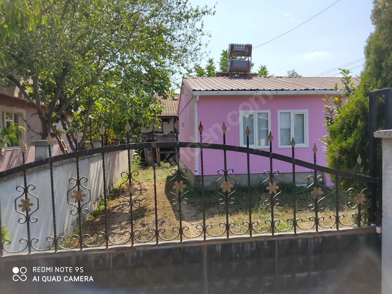 EMLAK54 KÖŞE PARSEL PREFABRIK EV ICINDE Satılık Müstakil Ev İlanları