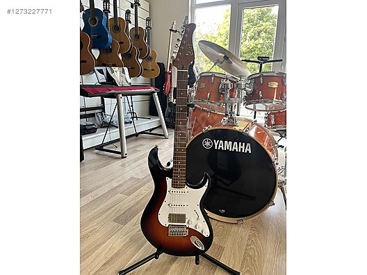 İkinci El ve Sıfır Alışveriş / Müzik / Müzik Aletleri / Telli Çalgılar / Gitar / Elektro