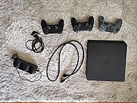 PlayStation 4 (Slim) + Oyun - 500 gb