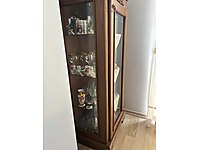 Ahşap camlı dolap ve camsız dolap