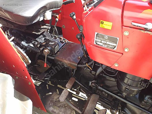 Machinery / Agricultural Machines / Tractors / Massey Ferguson / 240 S