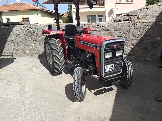Machinery / Agricultural Machines / Tractors / Massey Ferguson / 240 S
