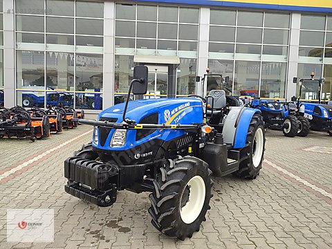 Machinery / Agricultural Machines / Tractors / New Holland / TD4.78B