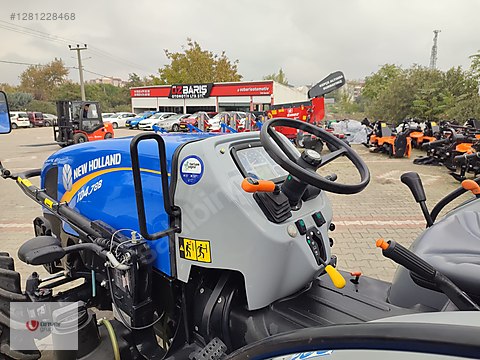 Machinery / Agricultural Machines / Tractors / New Holland / TD4.78B