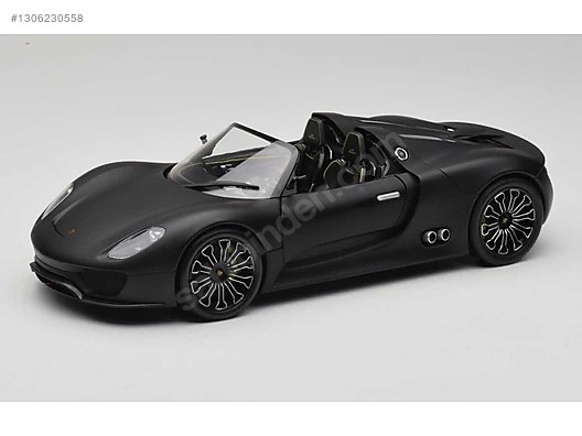 Minichamps Diecast Model 1:18 Porsche Araba - 1306230558