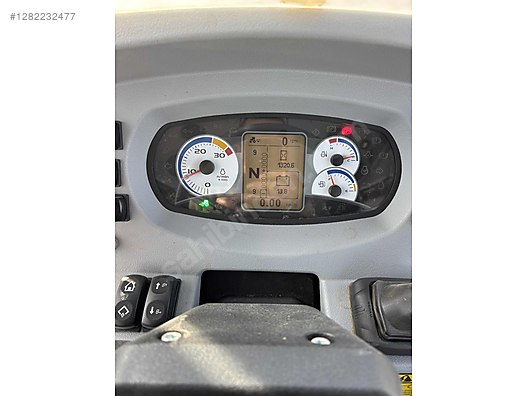 Machinery / Agricultural Machines / Tractors / New Holland / TR5.110