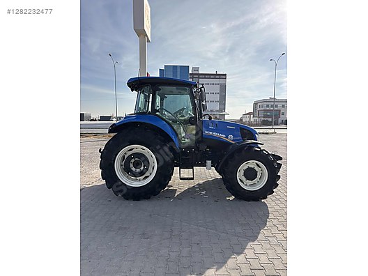 Machinery / Agricultural Machines / Tractors / New Holland / TR5.110