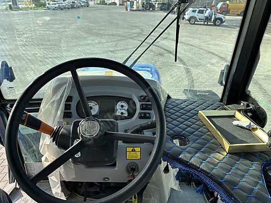 Machinery / Agricultural Machines / Tractors / New Holland / TR5.110