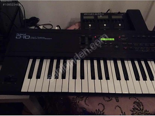 Roland d 10 keyboard shop synthesizer