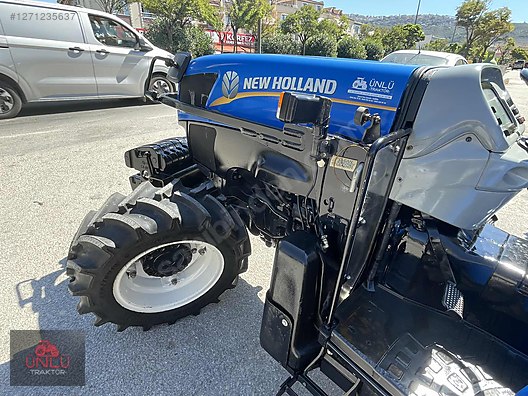 Machinery / Agricultural Machines / Tractors / New Holland / T4.95F