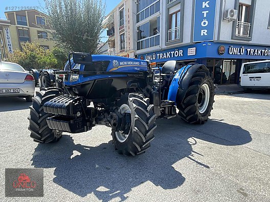 Machinery / Agricultural Machines / Tractors / New Holland / T4.95F