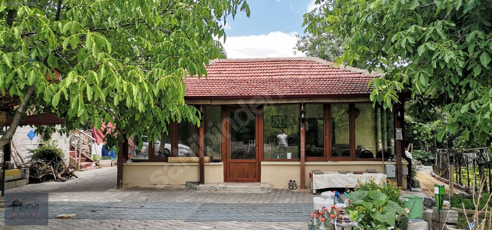 FECİR EMLAK�TAN SATILIK NAR�DA 980 M2 BAĞ VE BAĞ EVİ Satılık Arsa