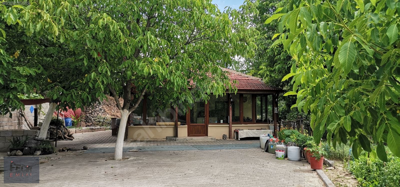 FECİR EMLAK�TAN SATILIK NAR�DA 980 M2 BAĞ VE BAĞ EVİ Satılık Arsa