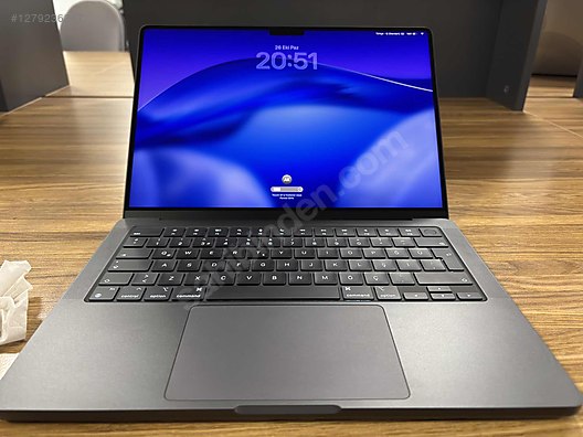 Used & Brand New Items / Computers / Laptops & Notebooks / Laptops / Apple Macbook