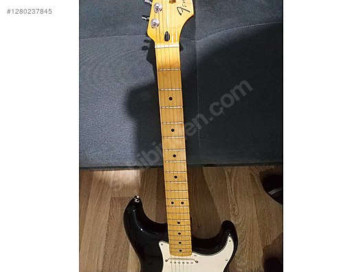 İkinci El ve Sıfır Alışveriş / Müzik / Müzik Aletleri / Telli Çalgılar / Gitar / Elektro